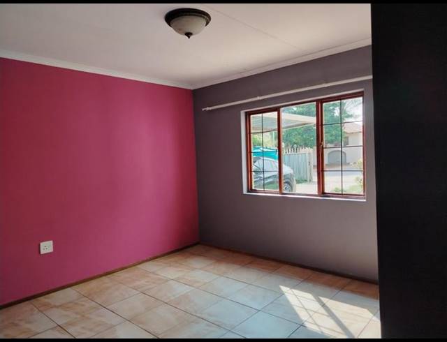 3 BEDROOM PROPERTY TO RENT IN BENDOR EXT 7